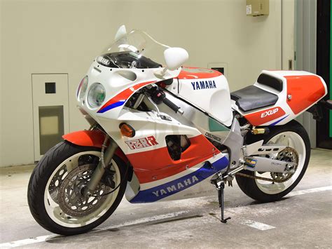 Photo of a Yamaha FZR750 (819965)