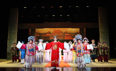 黄梅戏《女驸马》选段，韩再芬演唱为救李郎离家园，经典中的经典