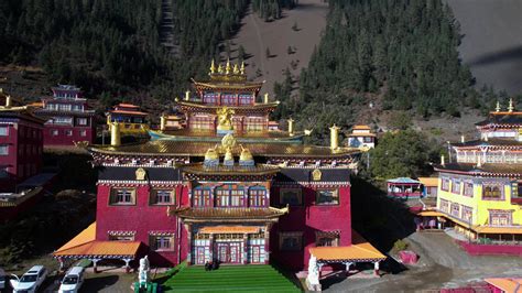感悟藏传佛教的晒佛节-甘南旅游攻略-游记-去哪儿攻略