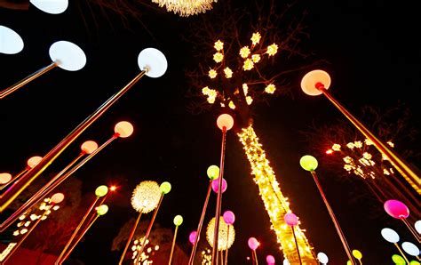 火树银花不夜天，张灯结彩迎新年。江苏省无锡市锡山区云林街道。__财经头条