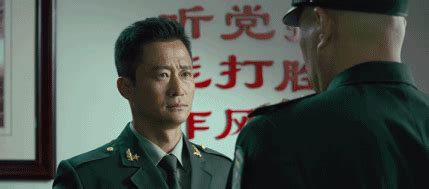 《战狼2》在非洲被抢劫，遭枪指过头，吴京：中国国旗就是护身符