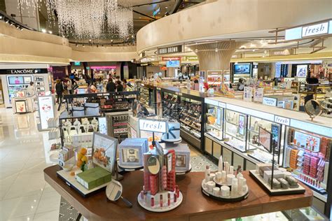 香港零售业持续回暖，2月化妆品销售上涨17.4%-国内-CBO-在这里，交互全球美妆新商业价值