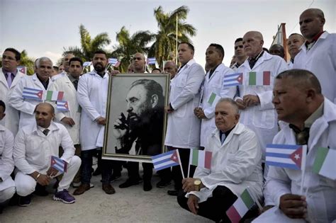 古巴“白衣军团”即将奔赴意大利，以解决当地医生短缺问题