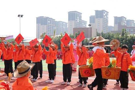 市实验小学：动手动脑 让学生乐享暑期托管班