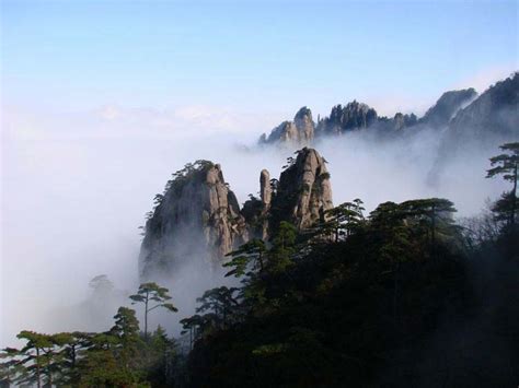 中国最值得去的10大名山：泰山、黄山包揽前两名_巴拉排行榜