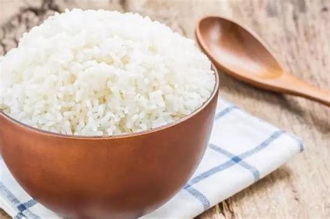 面条和米饭都是精制碳水，但哪个热量更高？想减肥就这样吃~_主食
