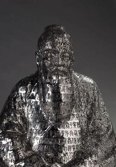 雕塑 | 超过20,000个汉字的钢制雕塑__凤凰网