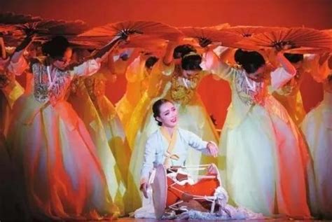 朝鲜民族舞蹈演出服图片_民族服装_中国古风图片大全_古风家