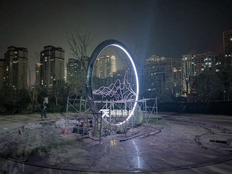 广场大型镜面不锈钢发光喷雾圆环雕塑|手工艺|工艺品设计|艺术制品有限公司 - 原创作品 - 站酷 (ZCOOL)