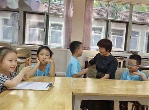 教育的智慧：蹲下来和孩子说话——记文新幼儿园黄芳老师-感动教师-杭州19楼