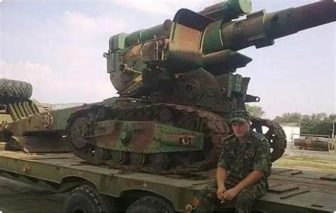 203毫米巨炮再上战场，东乌民兵的古董武器，年近百岁的B4榴弹炮|榴弹炮|苏军|民兵_新浪新闻