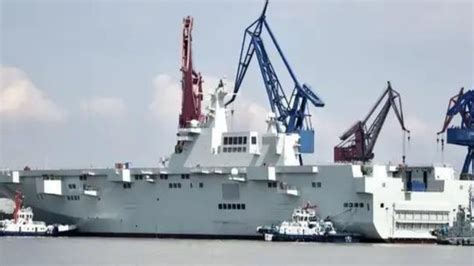 军情观察室|075两栖攻击舰现身湛江20210203（完整版）_凤凰网视频_凤凰网