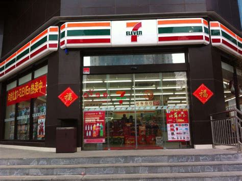 中国十大便利店排名：711第一，第四是东莞本土零售巨鳄|红旗连锁|便利店|连锁_新浪新闻