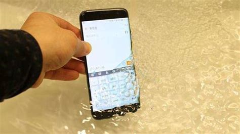 华为手机手机进水了怎么办（华为手机进水试试这5种方法一招解决）-爱玩数码