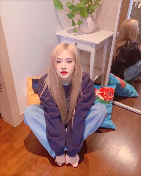Rse朴彩英全身图图片