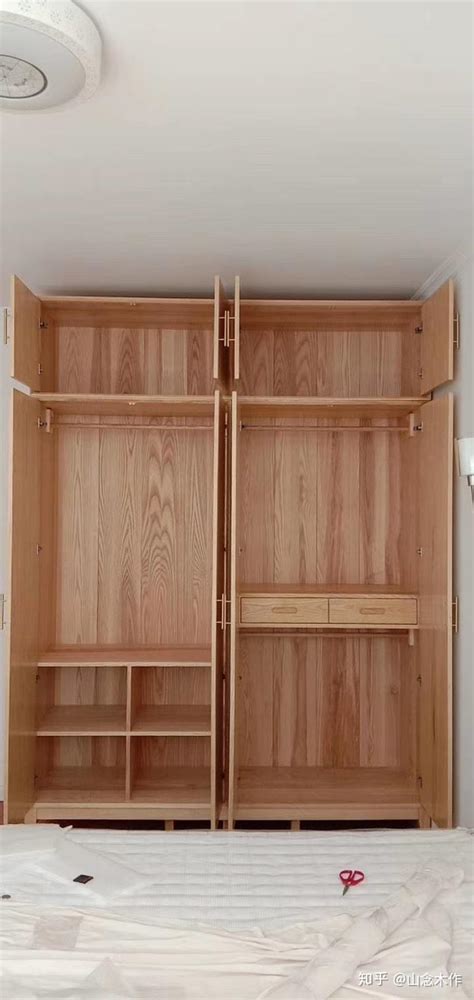 一种易组装的木制衣柜的制作方法