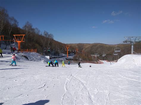 “打造全国最好玩的滑雪场” 今冬新疆上线冰雪“套餐” -天山网 - 新疆新闻门户