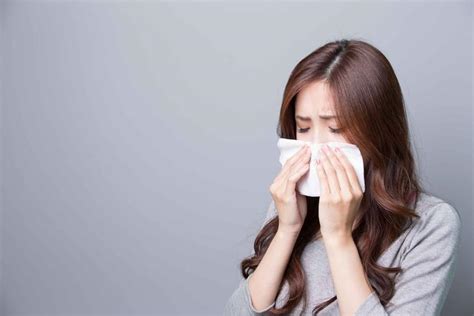 鼻炎诱发鼻塞、打喷嚏怎么办？提醒：教你3招可快速缓解症状