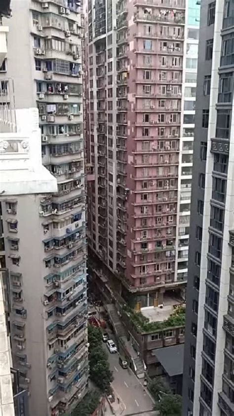 重庆的楼层，你以为住在顶楼，其实你是在一楼！_腾讯视频