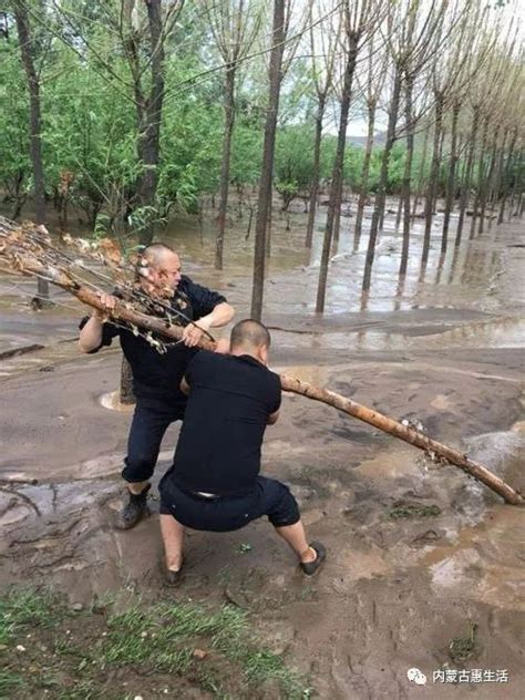 图片 | 新乡告急！特大暴雨致多个村庄被洪水围困，各方救援火速集结_热点 _ 文汇网
