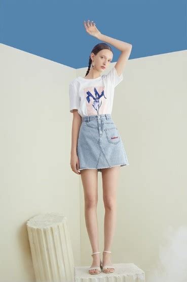 3COLOUR三彩女装2020夏季新款T恤穿搭_资讯_时尚品牌网