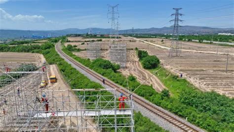 陕西宝鸡千河330千伏线路工程顺利跨越宝麟铁路-国际电力网