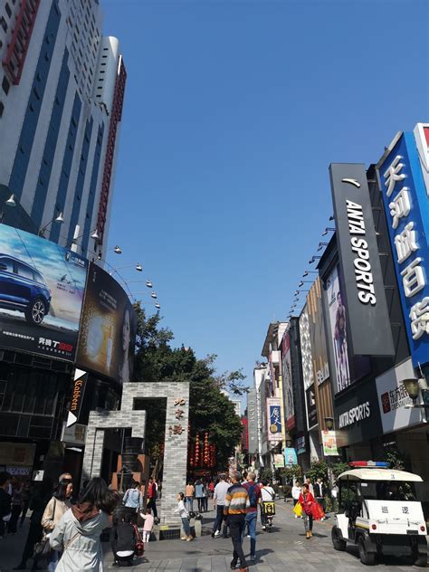 鉴赏：中国顶级步行街之上海南京路步行街|先施|世纪广场|南京路步行街_新浪新闻