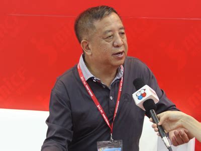 红星集团董事长郑俊怀发声明表示忙于市场开拓，无暇顾及外界流言