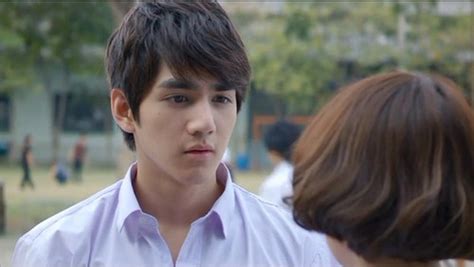 泰国青春爱情电影《爱很大》什么时候上映的？主要演员有哪些？_巴拉排行榜