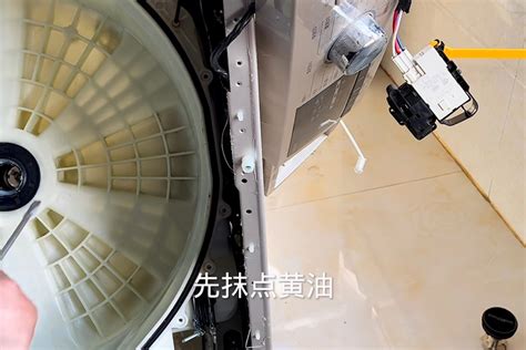 小天鹅滚筒洗衣机安装过程_凤凰网视频_凤凰网