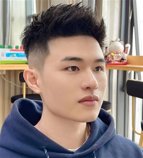 发型男生图片