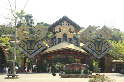 2021三亚槟榔谷景区主要以海南本土民族黎族、苗族的生活场景和文化为特色，还有独特的热带雨林风光_槟榔谷-评论-去哪儿攻略
