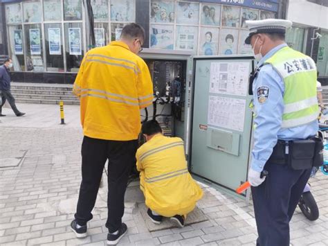 考生声称跑错考场实则拿错准考证，上海民警迅速反应避乌龙