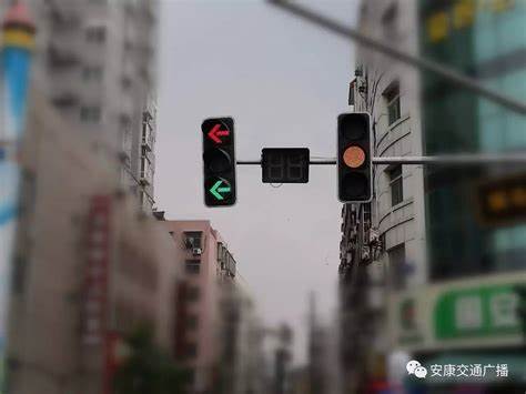 一条路有2个红绿灯怎么看
