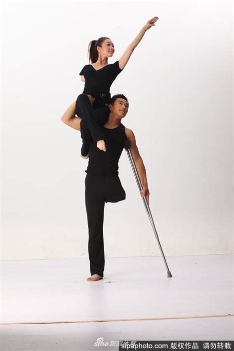 身残志坚的舞者！残疾人艺术家舞蹈写真_新浪图片