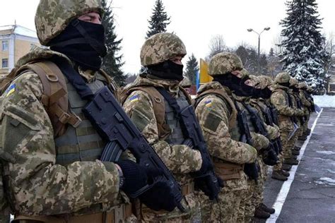 俄罗斯军队上路，乌克兰整装待命，准备短兵相接！！视频 _网络排行榜