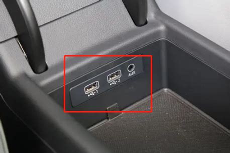 2013款奥迪A4的USB接口在哪里-有驾