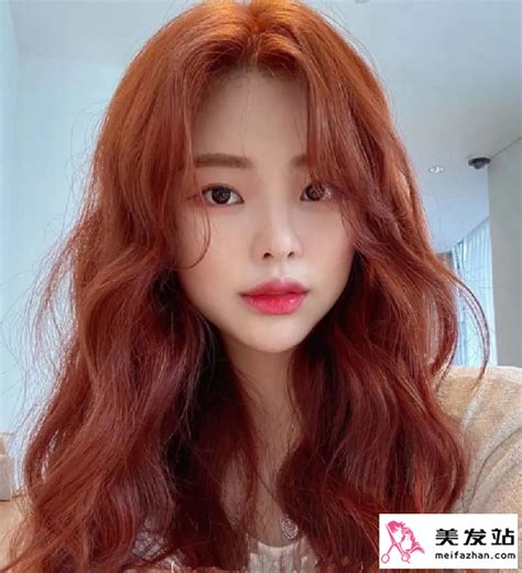 烫发发型甜美女生头像