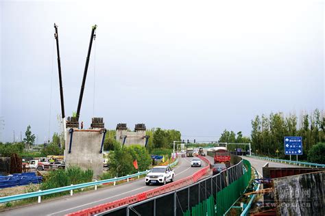 【贯彻新发展理念 推动高质量发展】伊犁州直10个重点公路建设项目加速建设