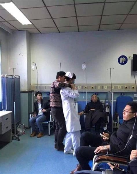 男子劫持女护士十分钟被劝服 众人围观拍照-新闻中心-温州网