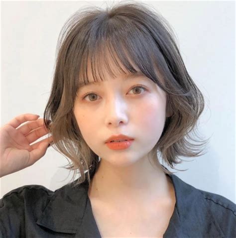 温柔短发色系女生头像