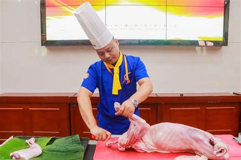 这才是羊肉的正确打开方式——整羊分档取料_安徽新东方烹饪专修学院
