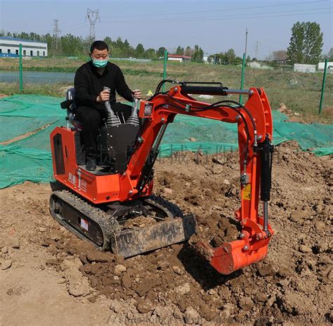 90轮式挖掘机厂家直销 小型挖掘机 果园挖土机工程机械专用-阿里巴巴