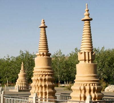 世界上现存规模最大、保存最完好的佛教艺术宝库，甘肃敦煌莫高窟