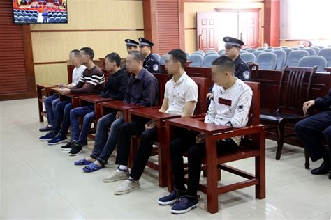 绑架本国妇女勒索钱财 贵港6名越南男子出庭受审 - 法律资讯网