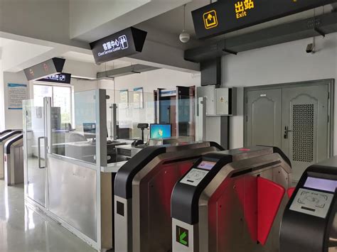北京南站候车大厅旅客正有序检票进站乘车 - 铁路资讯 - 铁路网