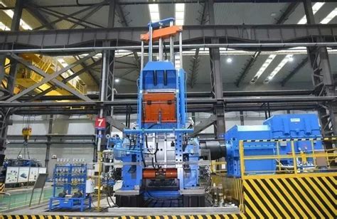 益阳橡机GN700剪切型密炼机成功下线 - 湖南省石油化学工业协会