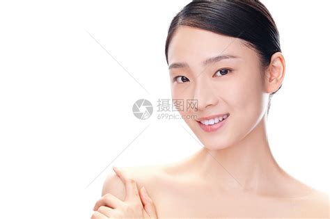 身体保养皮肤户内青年美女肖像高清图片下载-正版图片501910070-摄图网