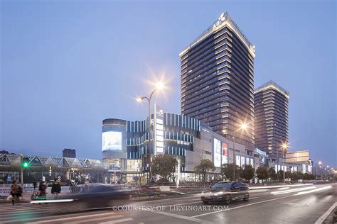 十年筑造，一座天街一座城：重庆龙湖时代天街E馆 / 成执设计 | 建筑学院