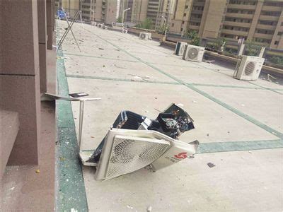 南京一安装工人装空调失手 外机从27楼坠落|安全措施|空调|民警_新浪新闻
